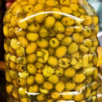 زیتون طعم دار سبزیجات با روغن زیتون 500گرمی