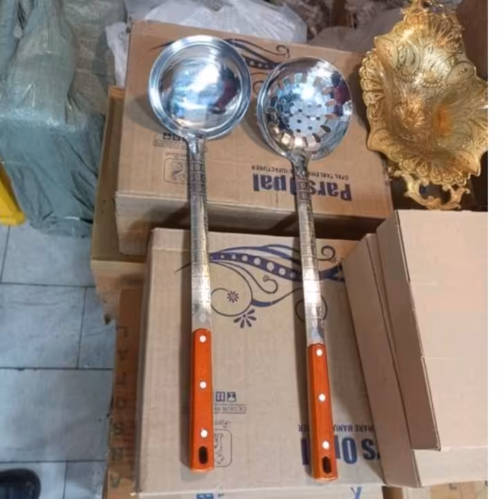 ملاقه استیل دسته چوبی 43سانتی