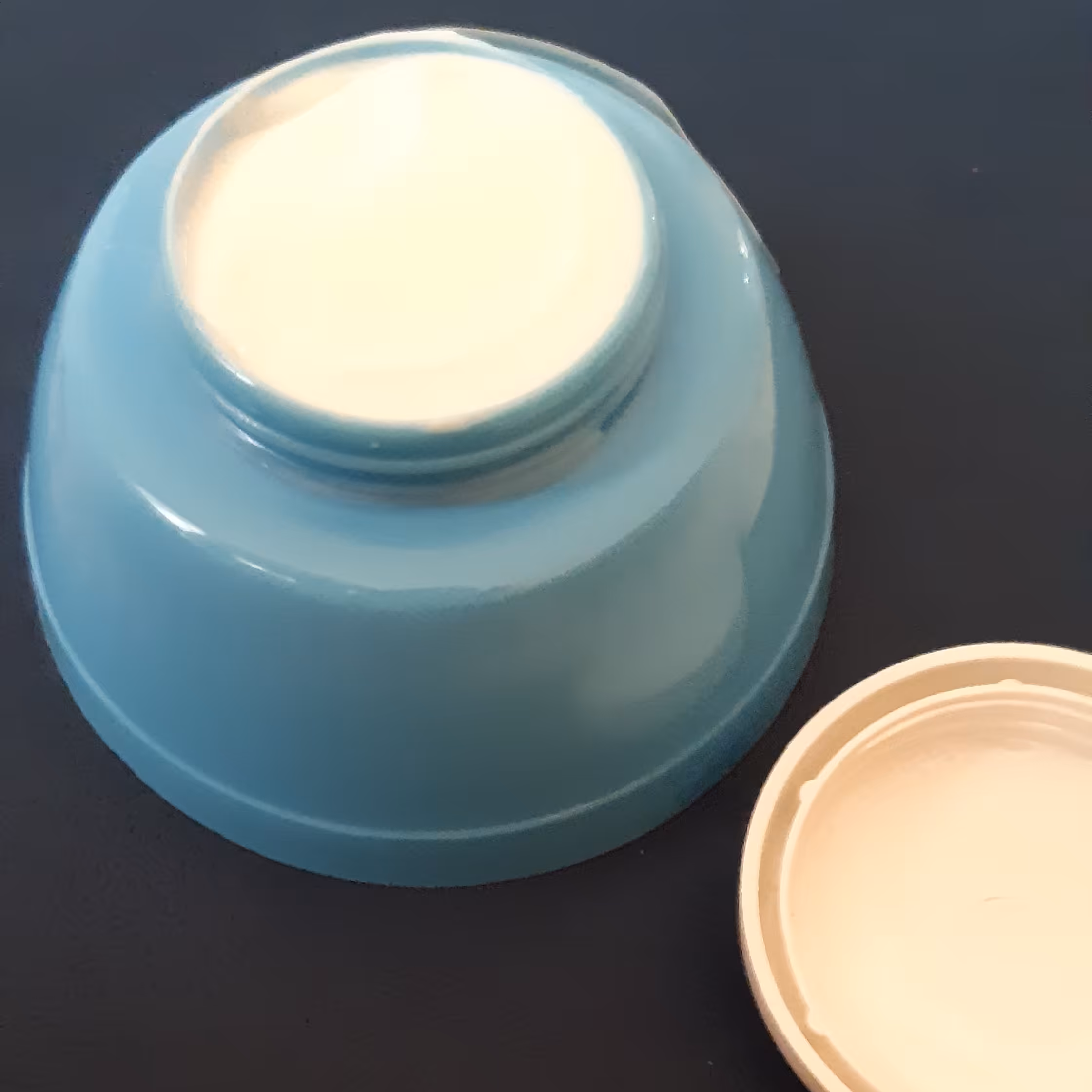 ضد آفتاب بی رنگ