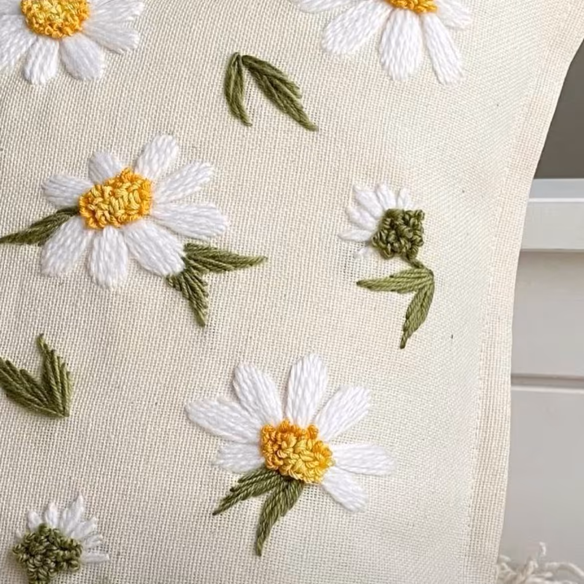 رومیزی گلدوزی دست دوز 