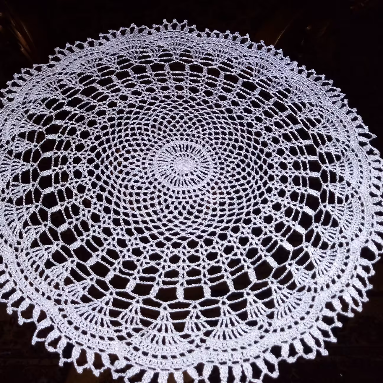 رومیزی.💖 بافته شده با ابریشم 💖قابل سفارش در تمام رنگها💖 مناسب جهیزیه 💖