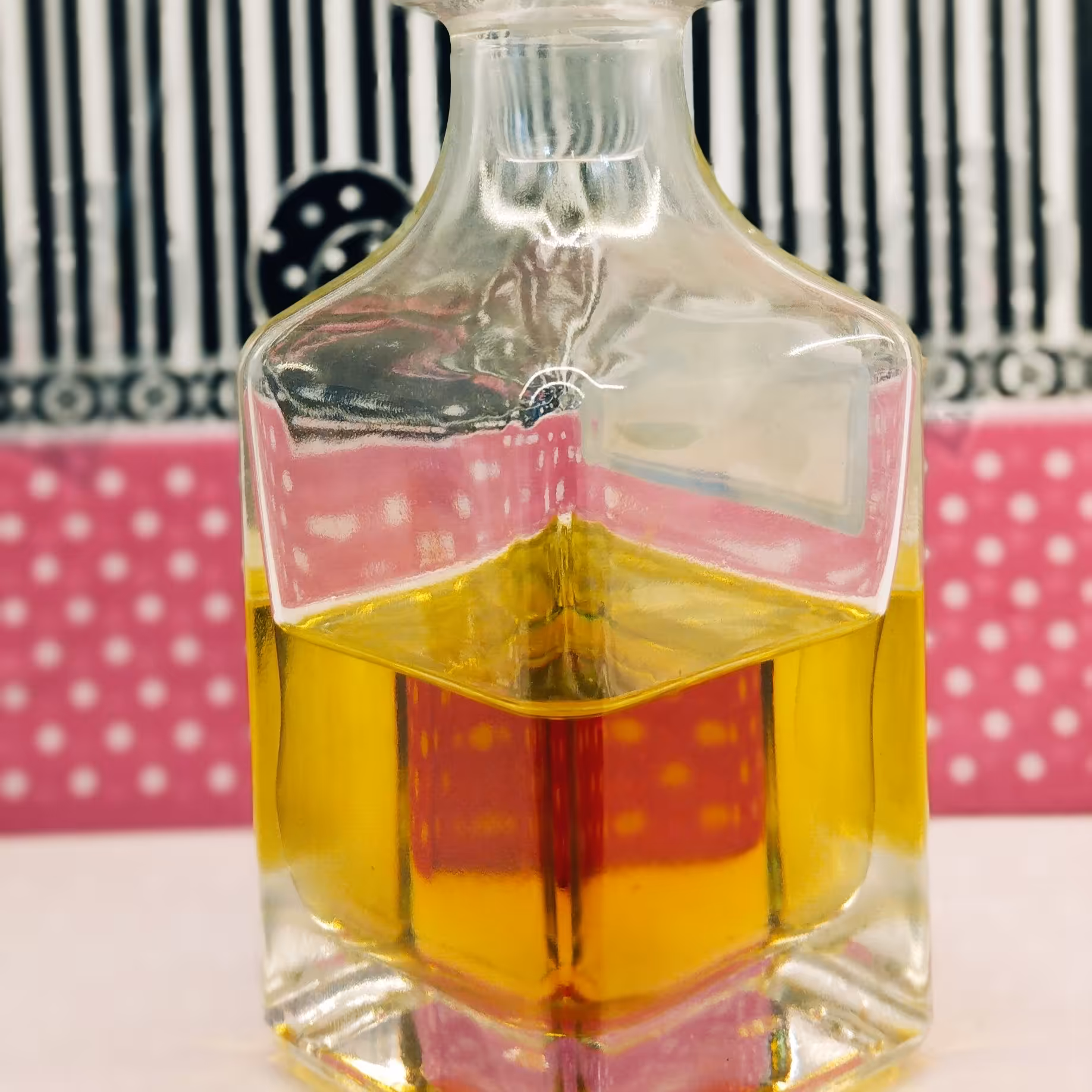 عطر دریک ( قیمت گرمی )