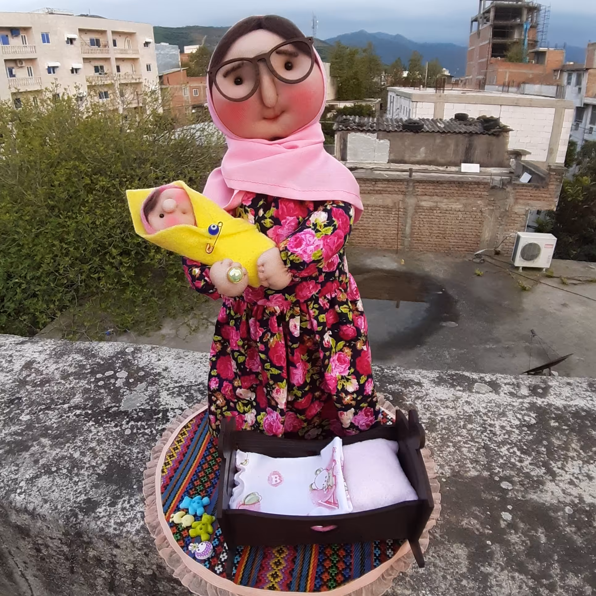 عروسک مادرو نوزادو گهواره رضوانه 30 سانتی