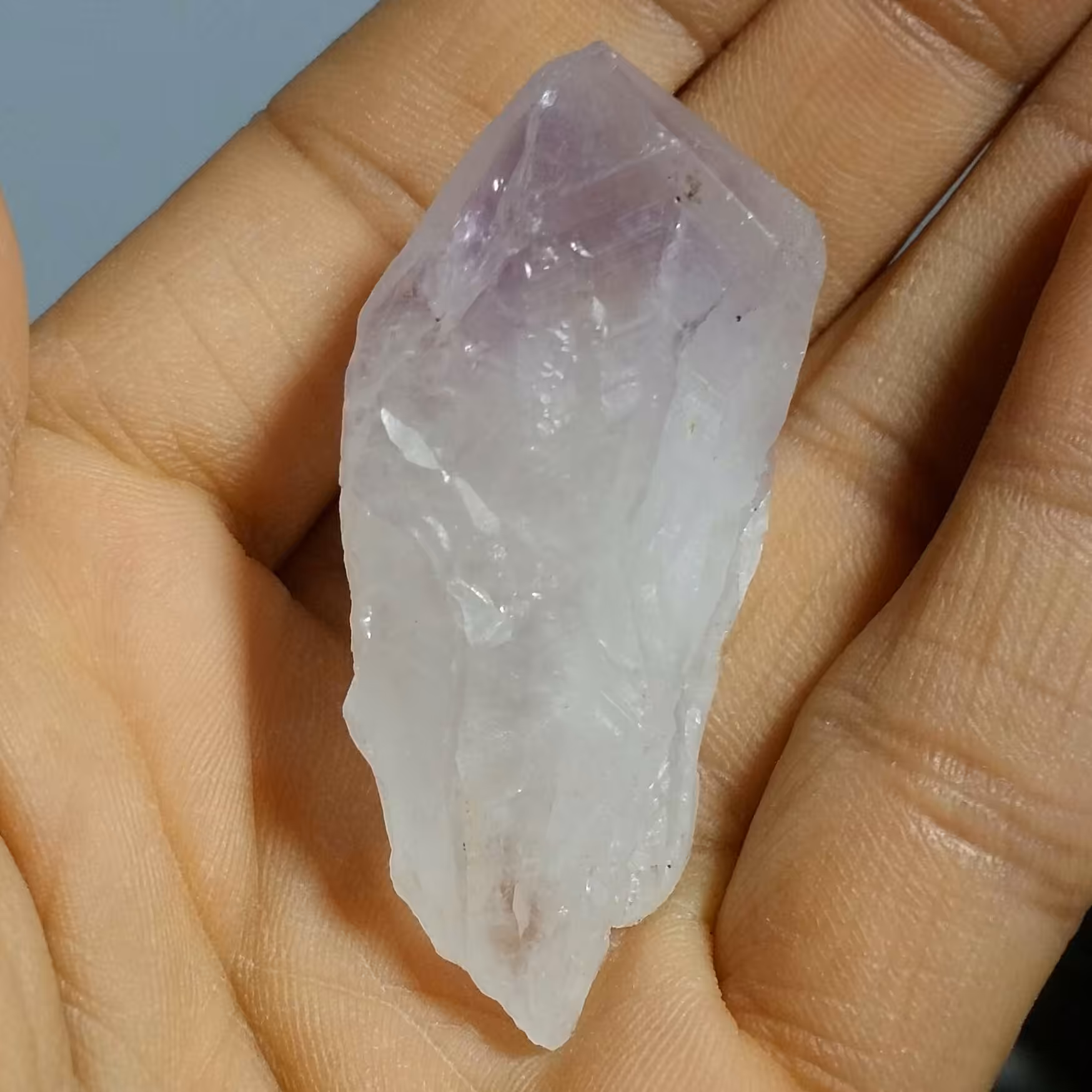 سنگ راف آمیتیس تک بلور بسیار درشت بسیار زیبا دیدنی کاملا طبیعی شاهکار خلقت خااااص
کد 9806