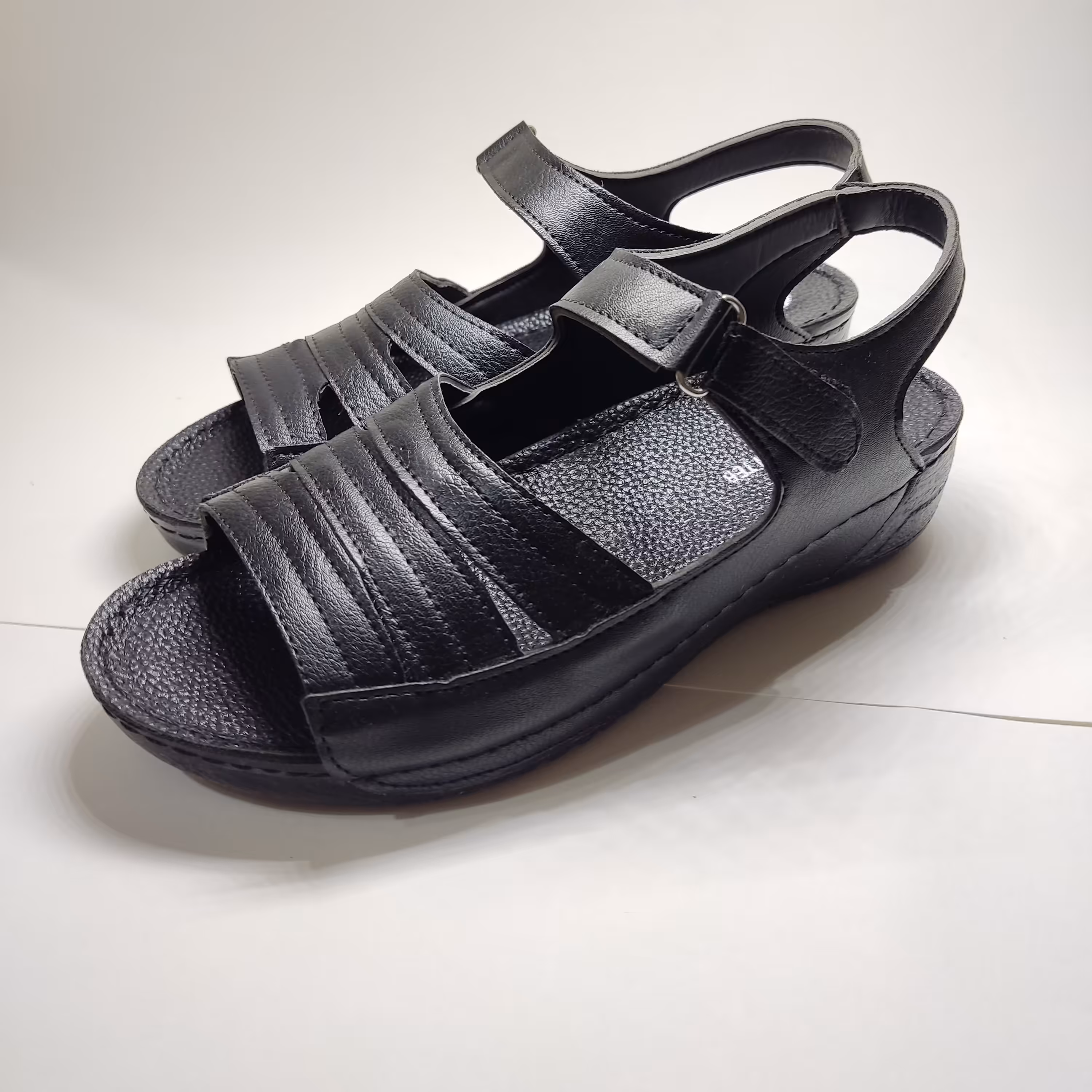 صندل طبی پزشکی رکابدار دارای پد خار پاشنه  محصول شرکت هامان طب 