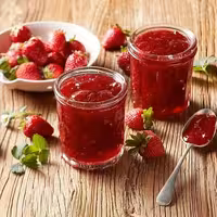 مربای توت فرنگی طبیعی 370گرمی حاج اکبر