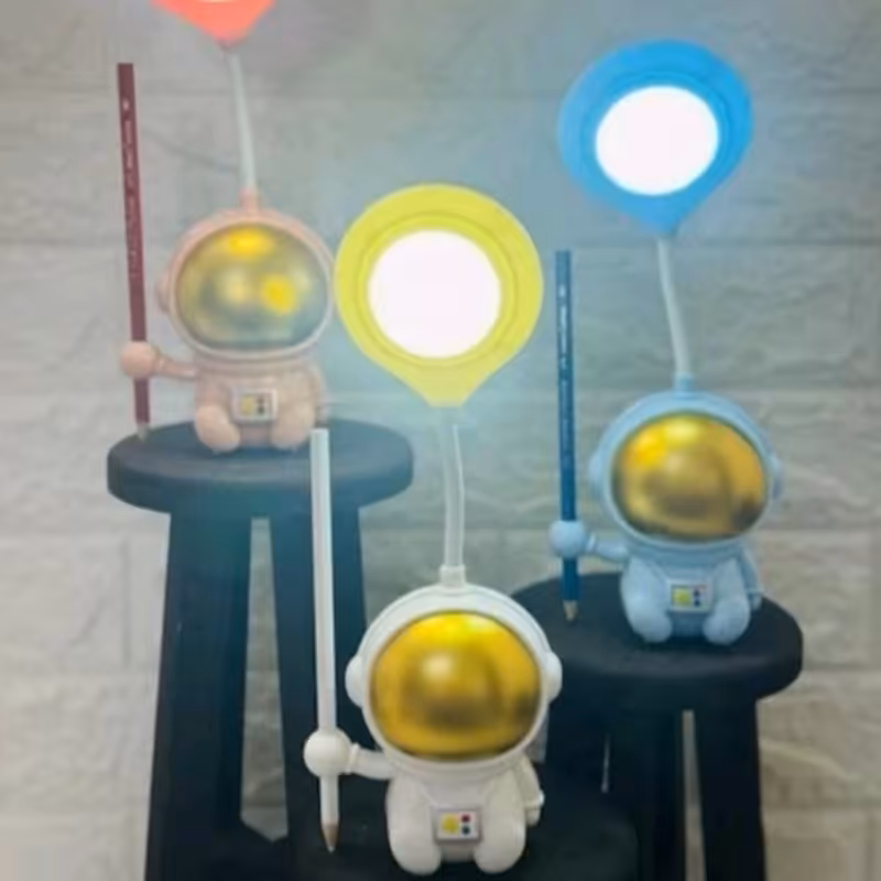 چراغ مطالعه طرح فضا نورد | amazonchi