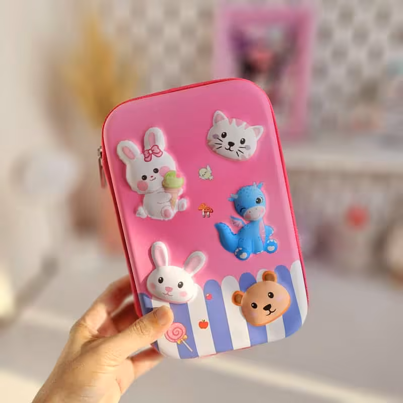 جامدادی کتابی فانتزی با طرح برجسته