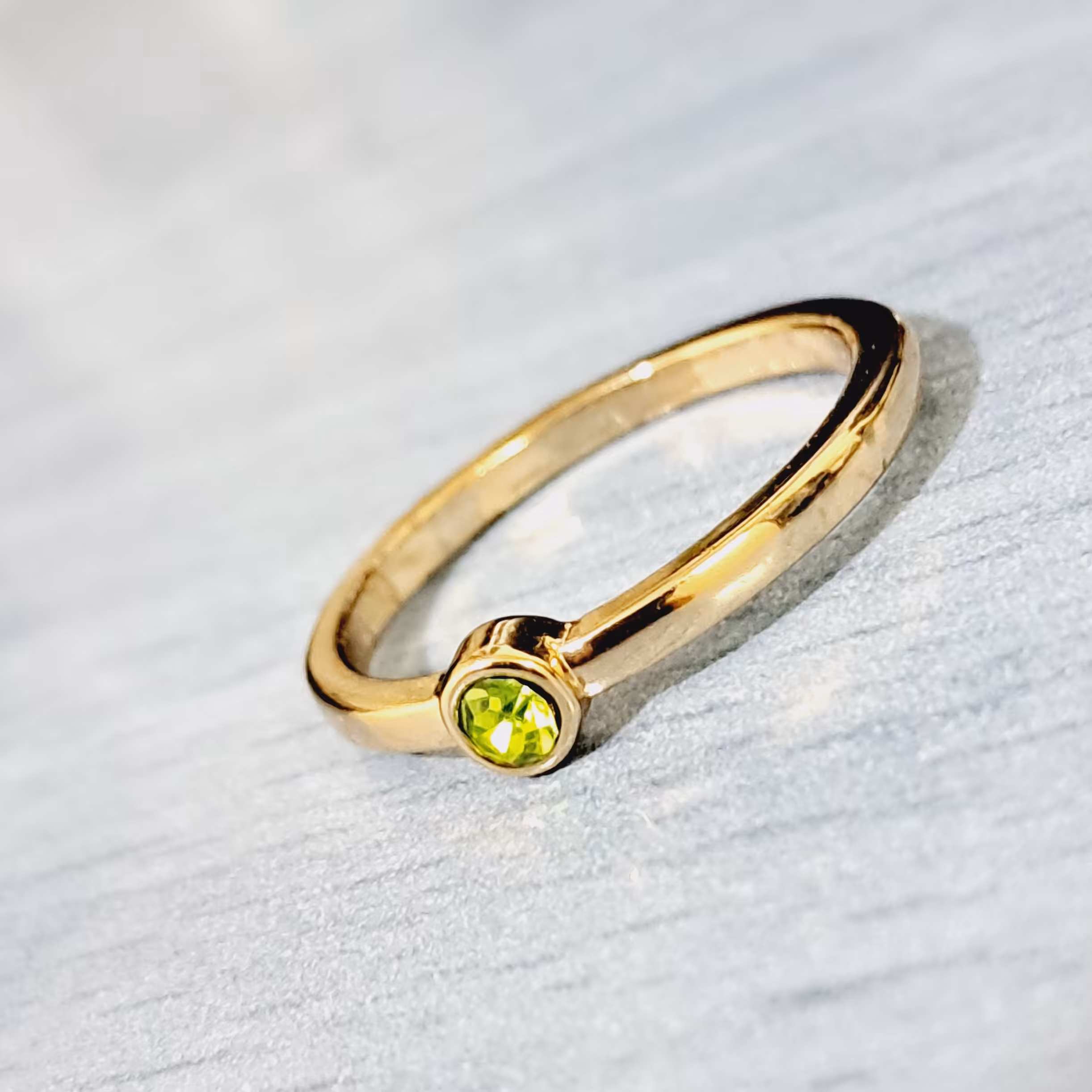 انگشتر سایز 8 طول دور انگشت 57 میلیمتر قطر داخل انگشتر 18 میلیمتر...با پایین ترین قیمت بازار در کنارتون هستیم.48