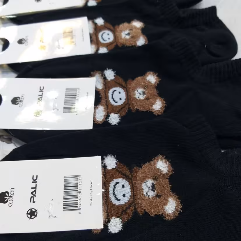 جوراب قوزکی تدی استیکرنقشه بوکله دار مشکی فری سایز 35 تا 40 با کیفیت