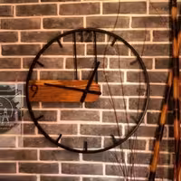 ساعت چوب و فلز