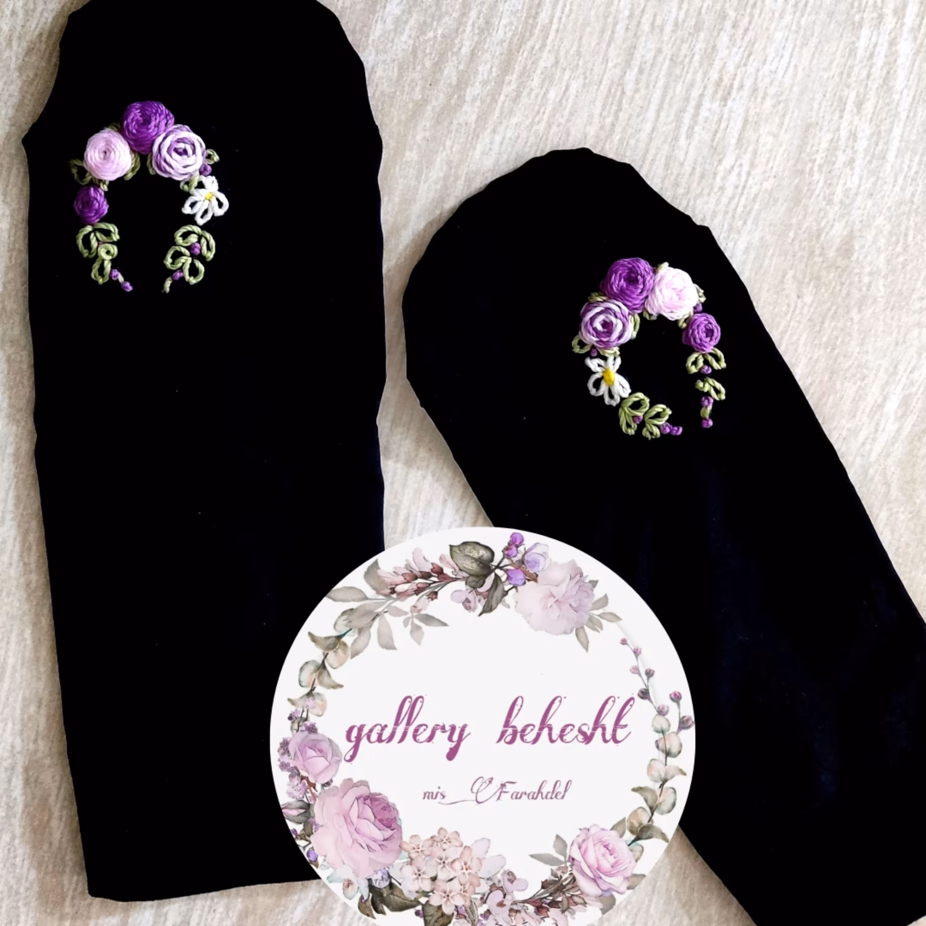 جوراب گلدوزی طرح بهاره بنفش