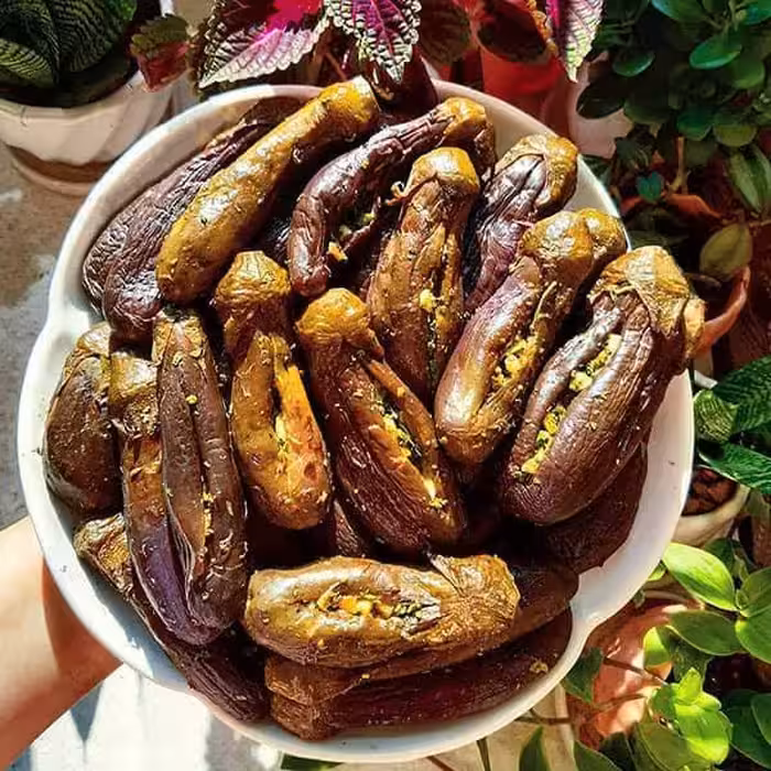 ترشی بادمجان شکم پر خانگی وبهداشتی