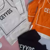 بلوز وشلوار  اسپرت،سایز 45 تا60، جنس: دورس دو نخ، بلوز دو رنگ سفیو ونارنجی،شلوار تک رنگ مشکی،کیفیت درجه یک