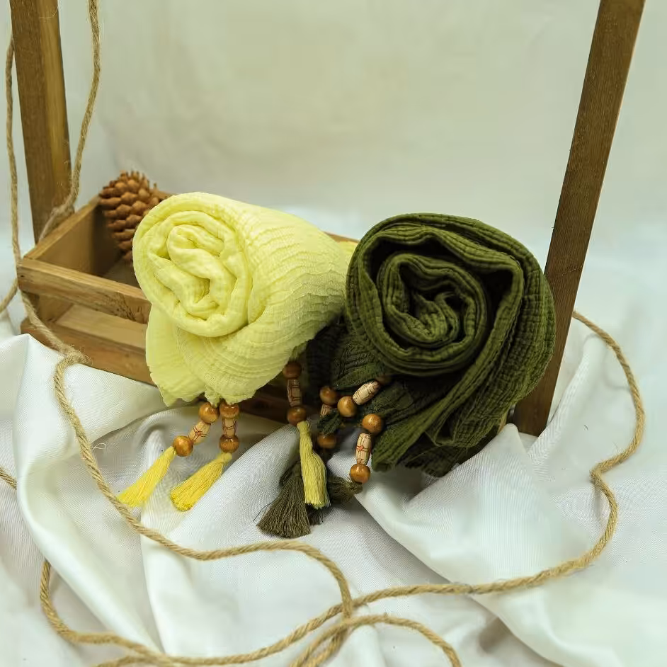 شال پلیسه منگوله دار