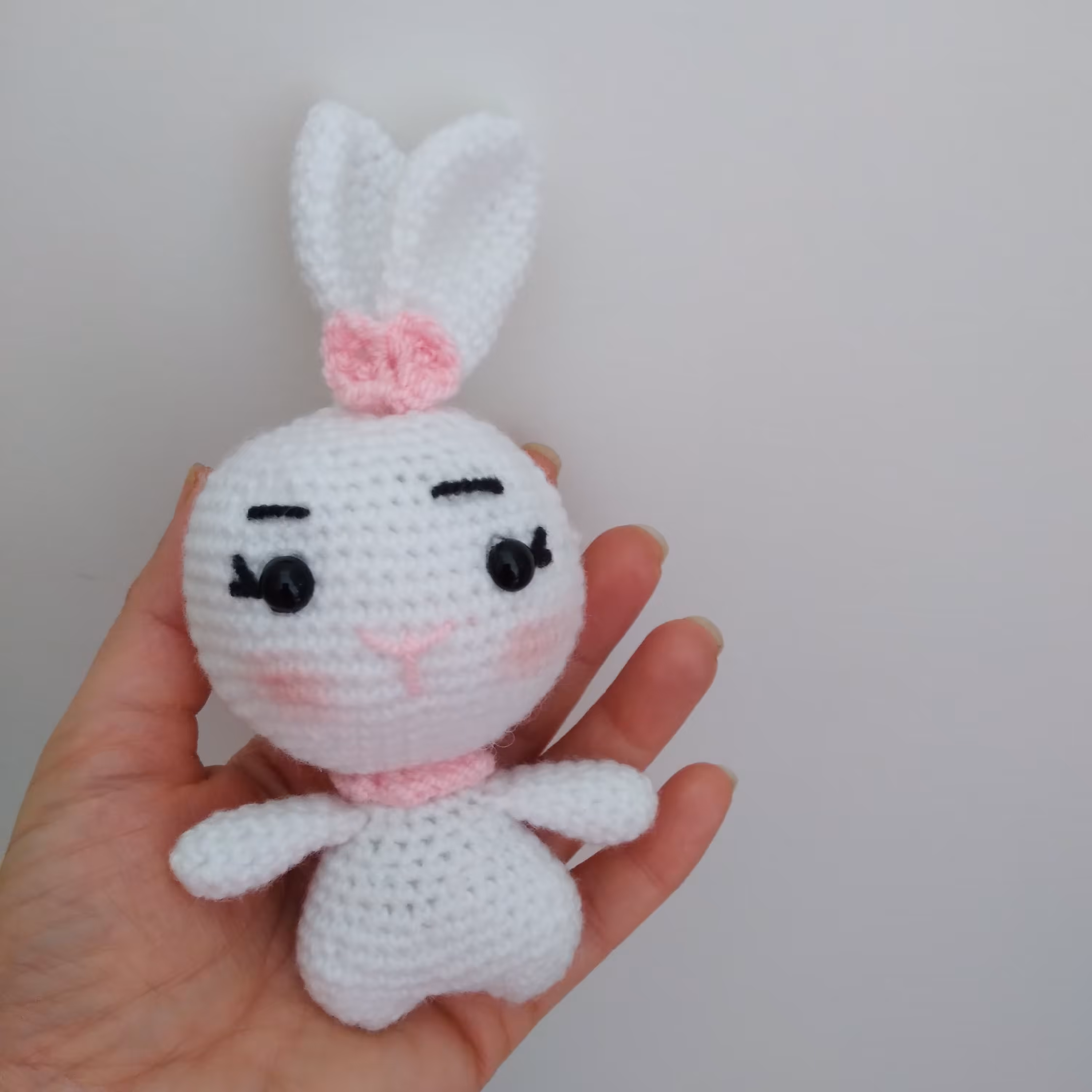 خرگوش سفید کوچولو دست بافت  مناسب برای سفرهای هفت سین شما عزیزان