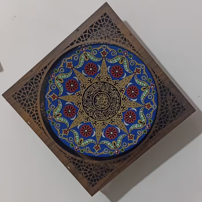 دیوار کوب پرشنگ مزین به وان یکاد 