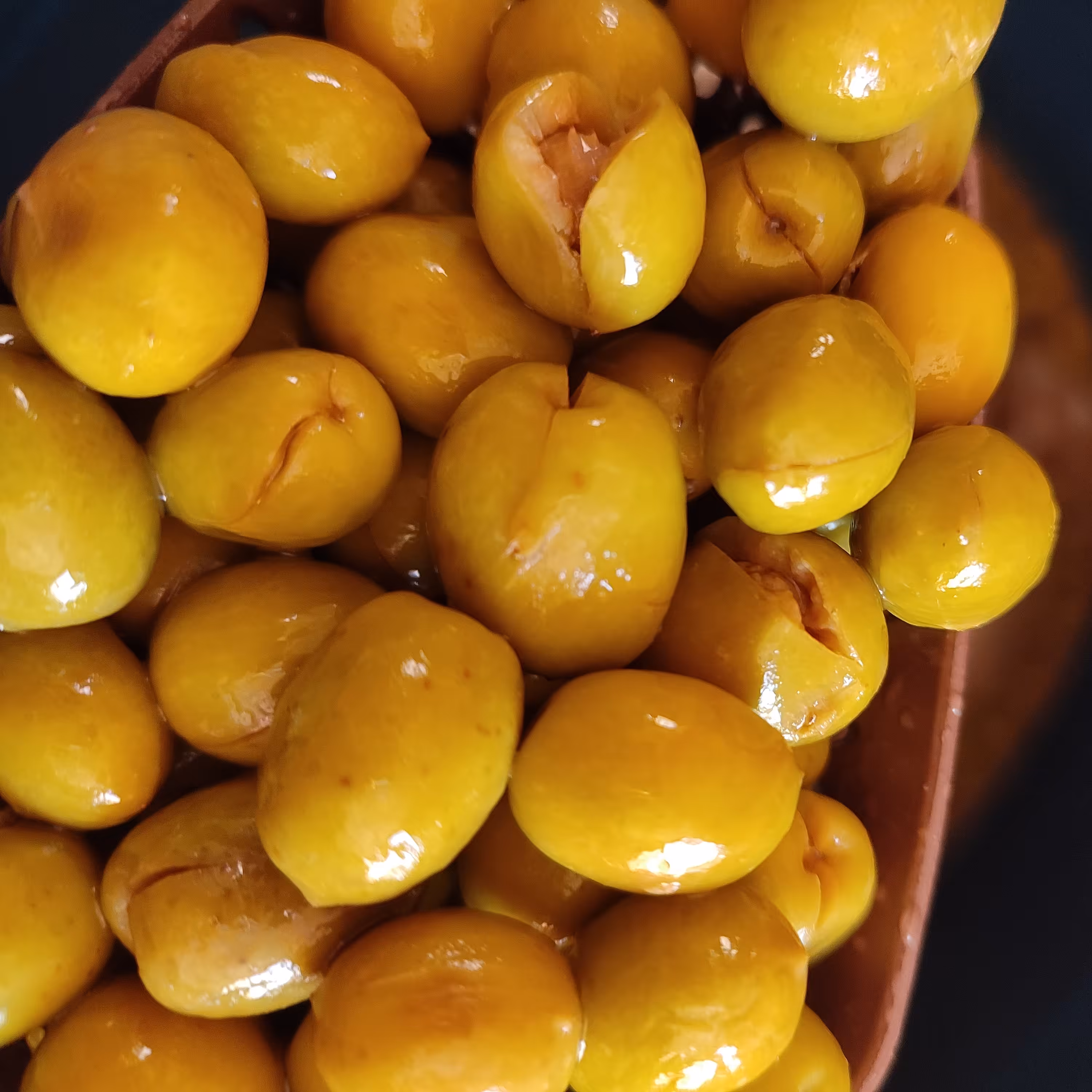 زیتون شکسته درشت رودبار (4کیلویی)