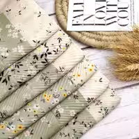 شال پلیسه طرحدار زمینه سبز