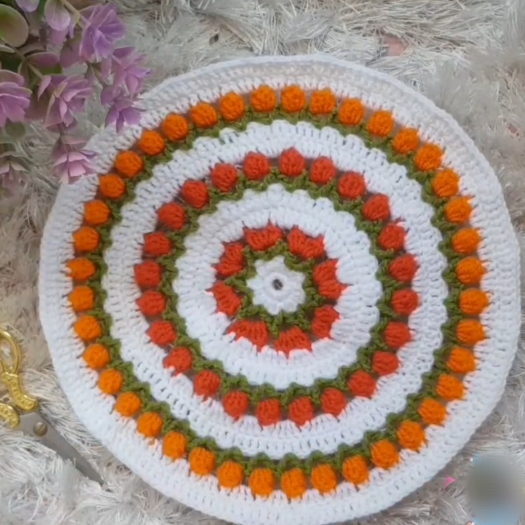 زیربشقابی بافتنی
