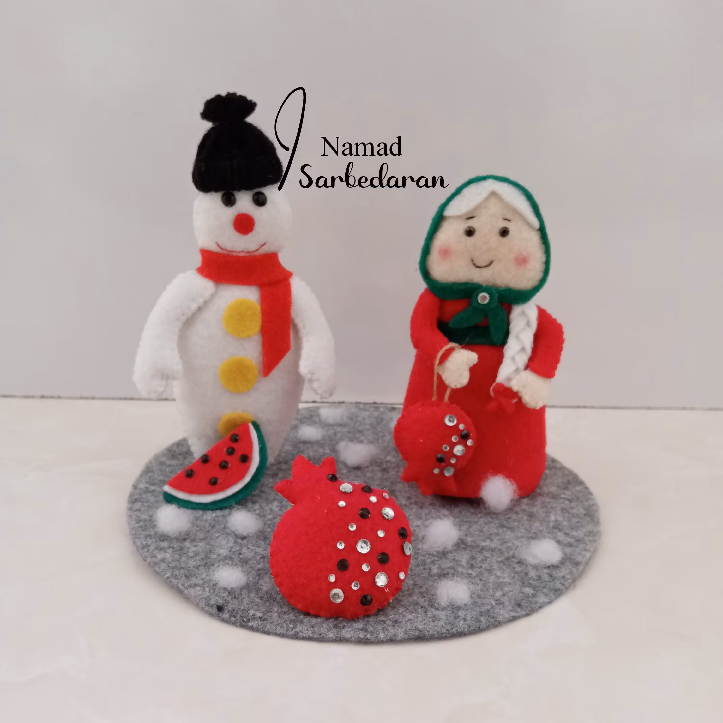 ننه سرما و آدم برفی یلدایی از جنس نمد