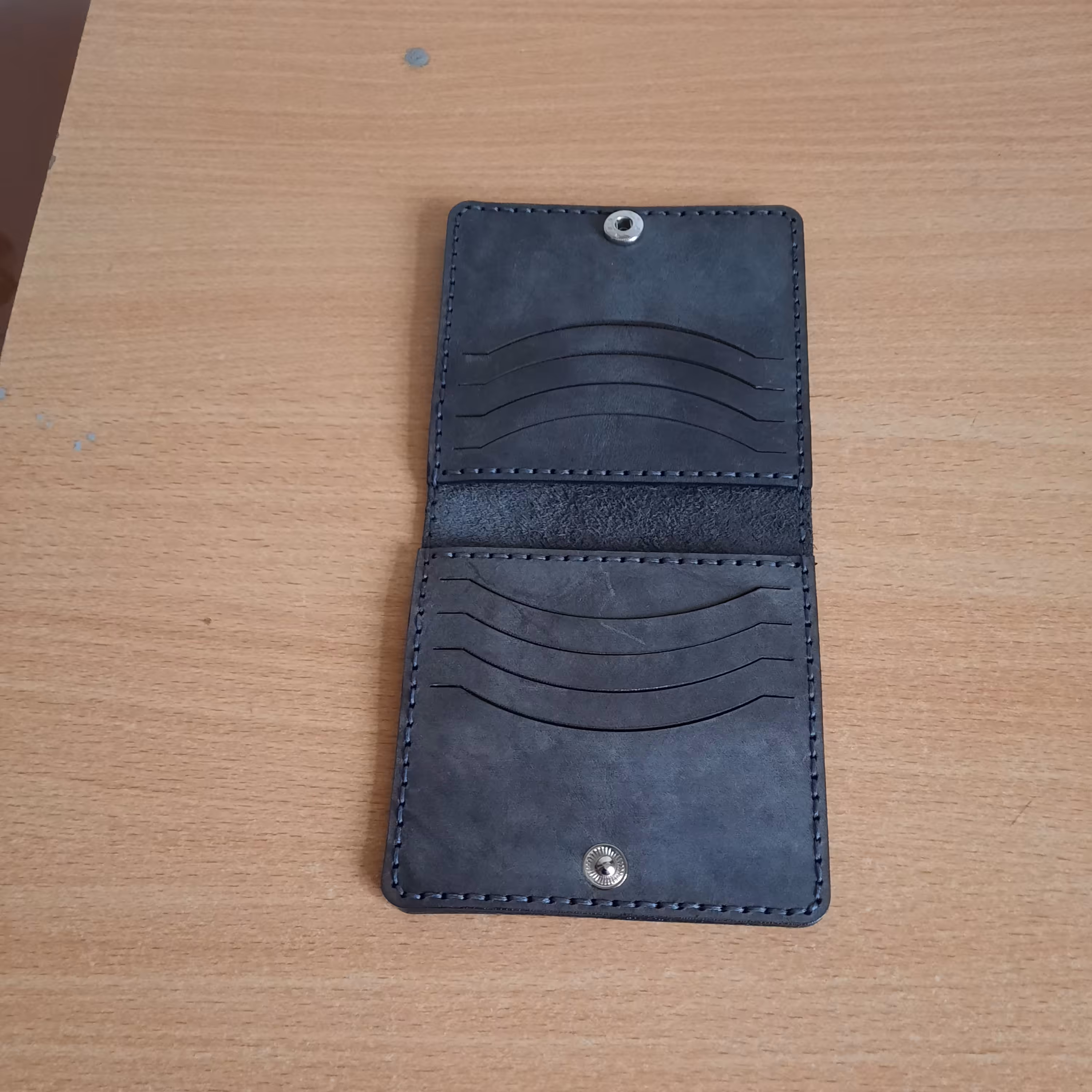 جاکارتی چرم شتر دست دوز ظرفیت 10کارت