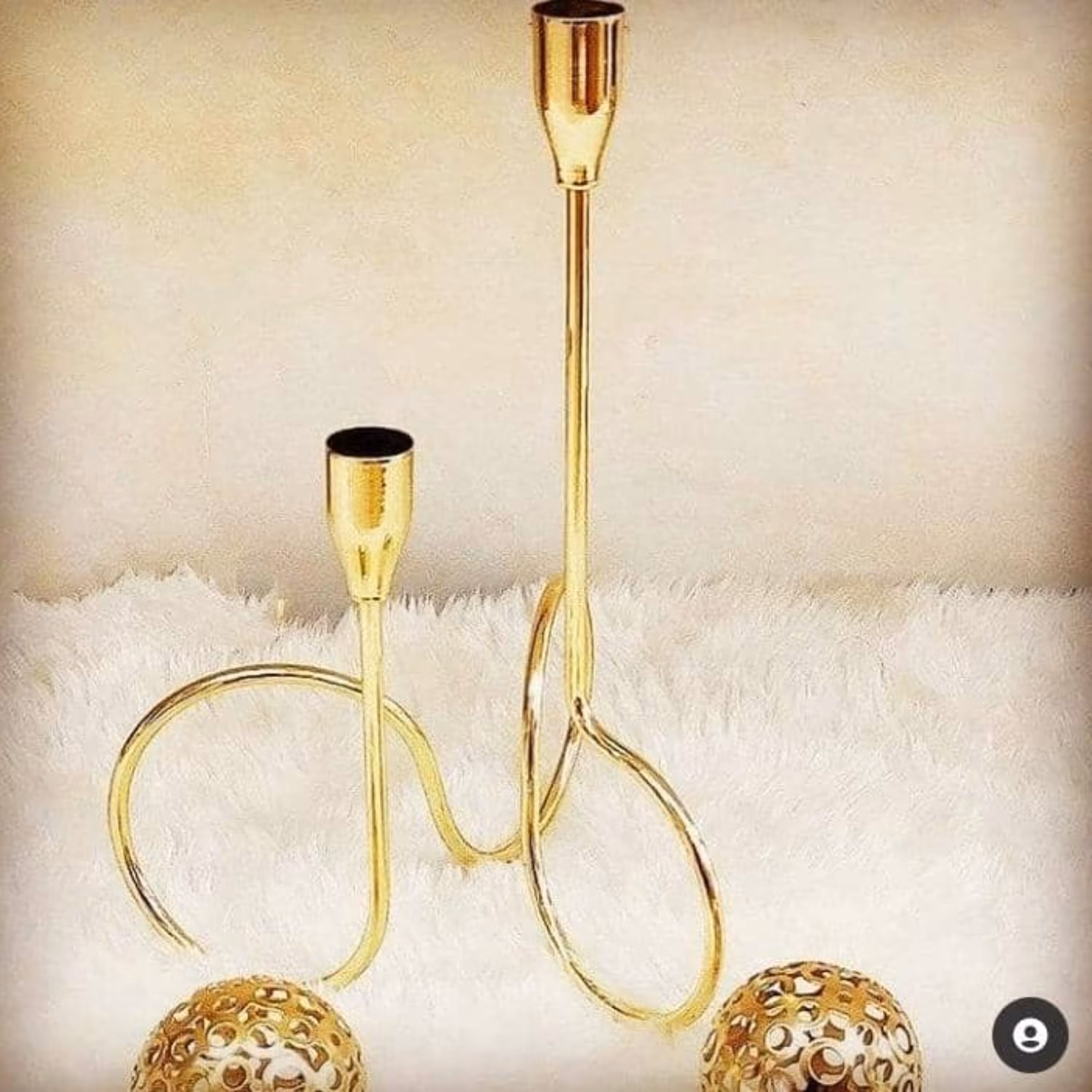 جا شمعی طرح پیچ طلایی و نقره ای