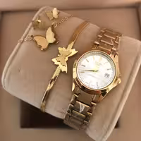 نیم ست پروانه طلایی رنگ ثابت 
همراه دستبند پروانه 
و ساعت کاسیو زنانه طلایی صفحه سفید تقویم دار
کیفیت عالی
دارای جعبه چو