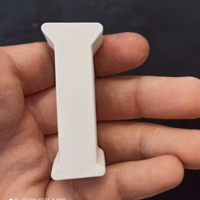 بیس خام حرف I ، فونت رومی بزرگ ، جنس بتنی سنگی ، ضخامت 2 سانتی متر ، ارتفاع 5.5 سانتی متر