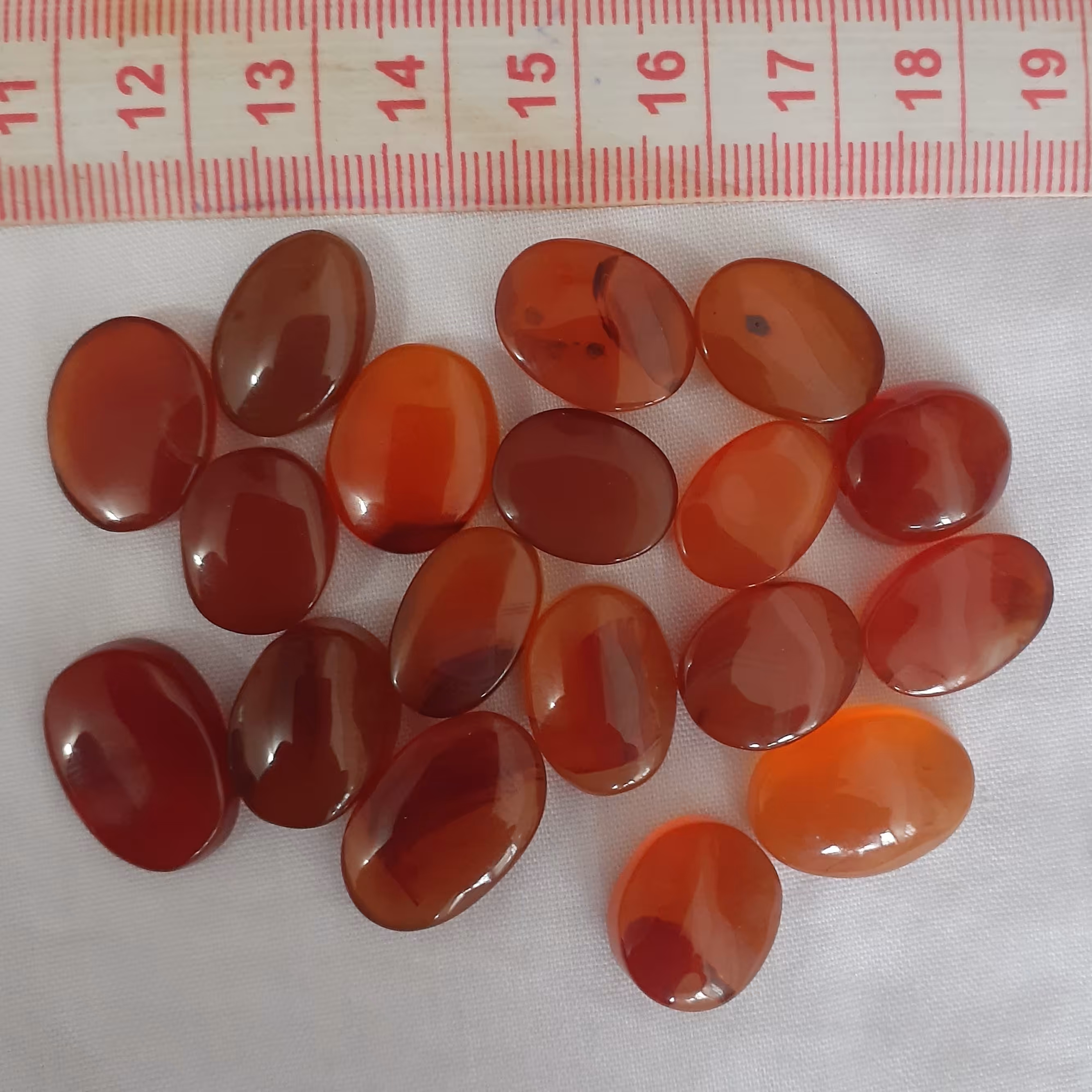 عقیق یمنی با کیفیت بصورت پک 20عدد نگین 