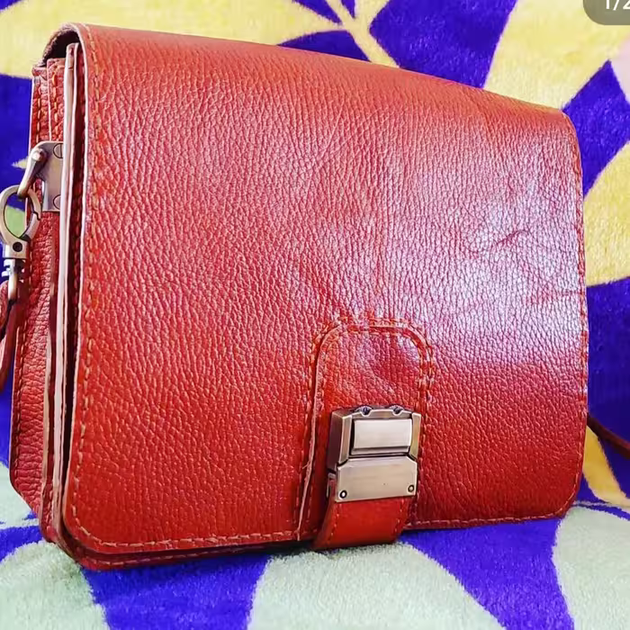 کیف دوشی دست دوز مردانه 25 در 35چرم طبیعی گاو