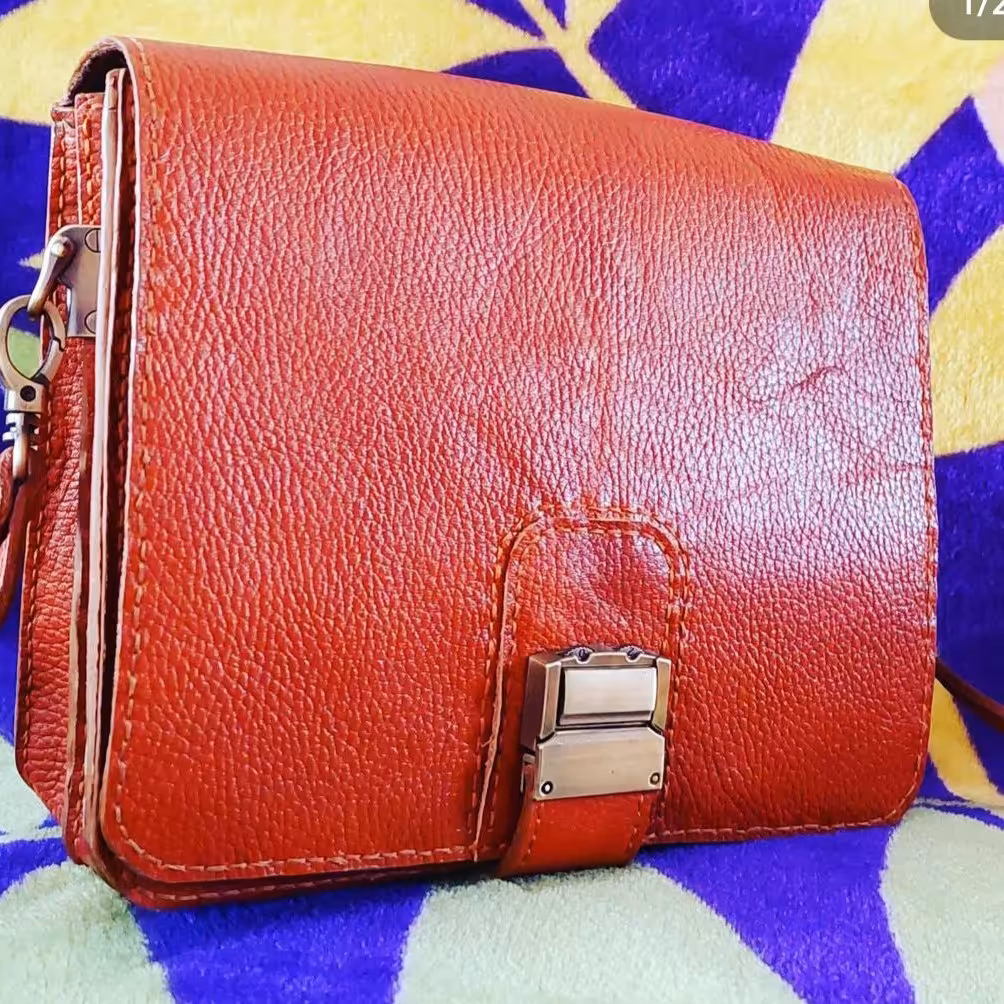 کیف دوشی دست دوز مردانه 25 در 35چرم طبیعی گاو