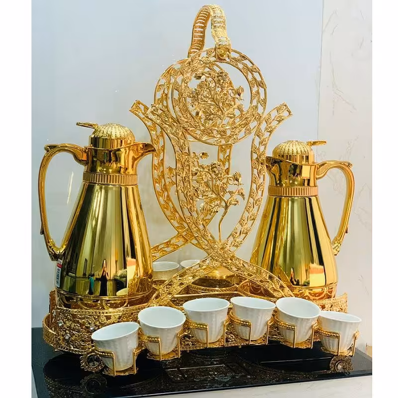 فلاسک جفتی رنگ طلایی به همراه قندان و جاقاشقی و جانباتی و فنجان