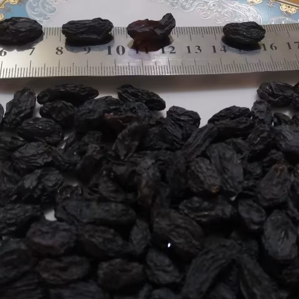 مویز  ممتاز مشکی یک بسته بندی یک کیلویی بدون هسته و گوشتی