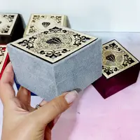 جعبه ساعت مخمل رنگ بندی دار  طرح چوب کهن