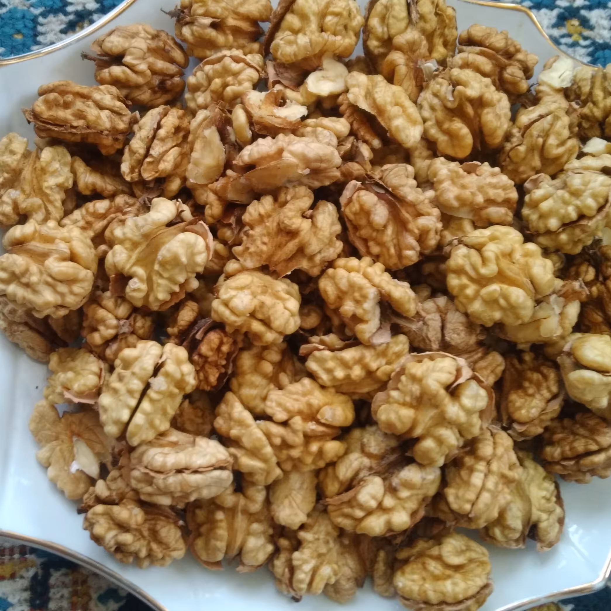 مغز گردو تازه،گردو ایرانی ارگانیک،گردو اشکورات،یک کیلویی،چرب و خوشمزه،فسنجونی،کیفیت خوب