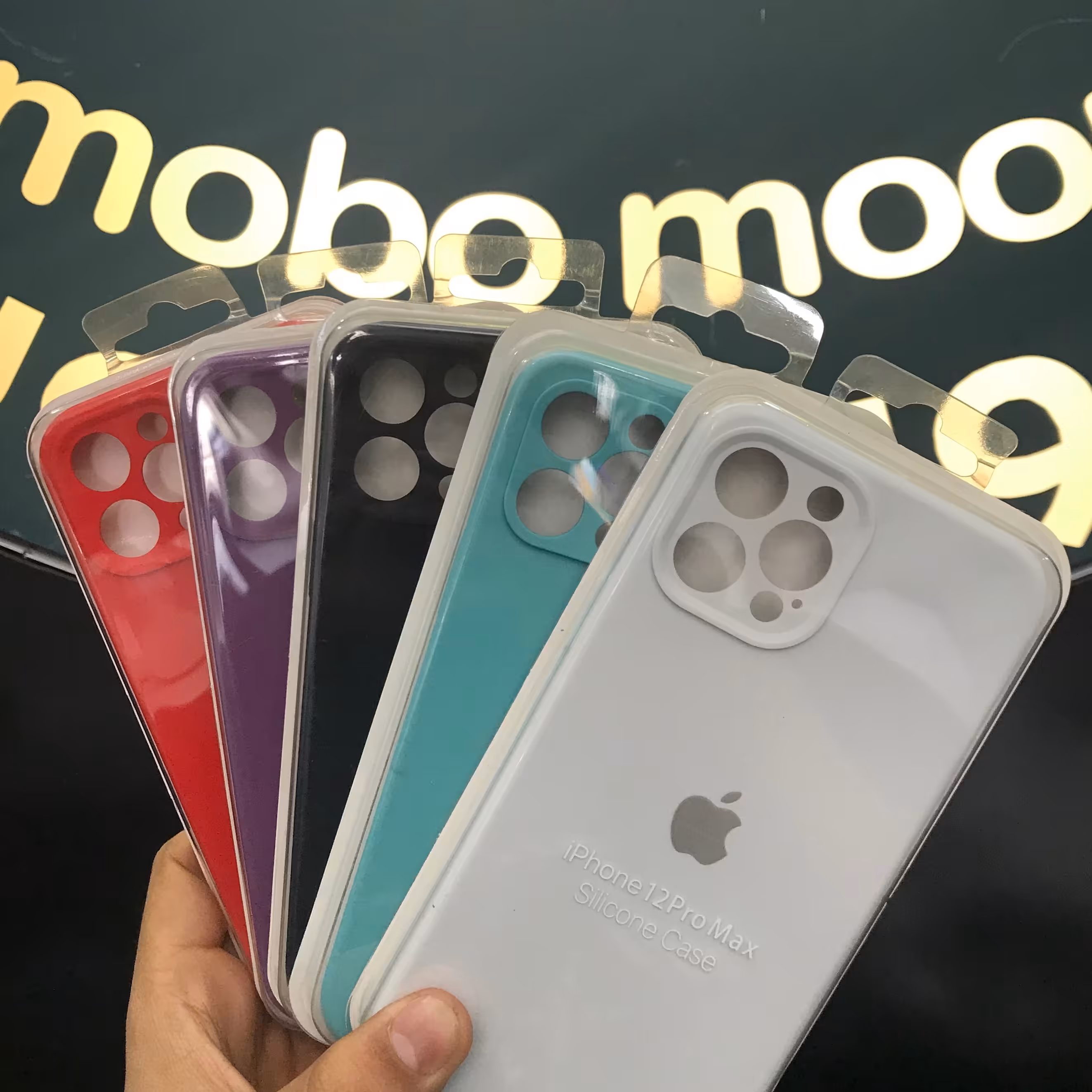 قاب آیفون 12پرومکس سیلیکونی