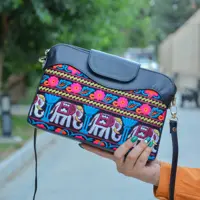 کیف سنتی دخترانه سوزندوزی ترکیب با چرم طبیعی (چرم گاوی) کیف دوشی