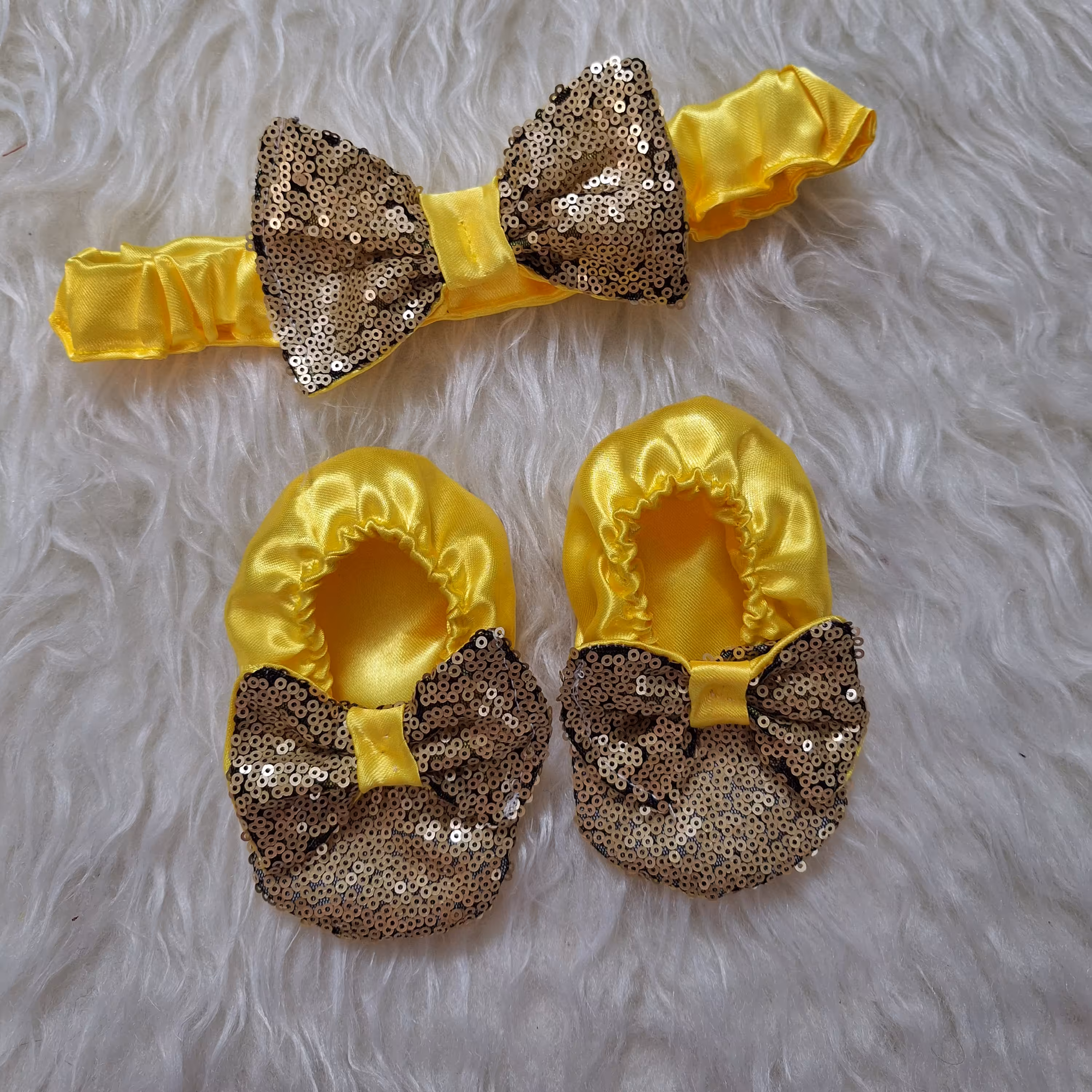 پاپوش .هد  پولکی زرد قناری  مناسب کودک یک سال تا پنج سال خوشگل فانتزی جنس تور کشی عالی 