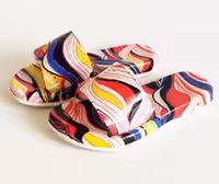 دمپایی نقش دار قرمز