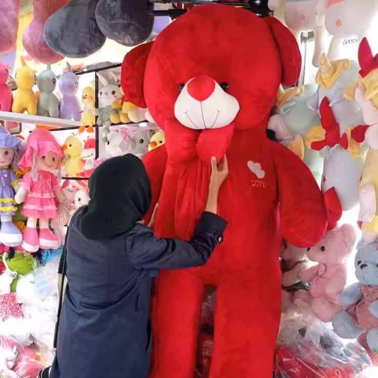 عروسک خرسی 2 متری کف پا love + ارسال رایگان