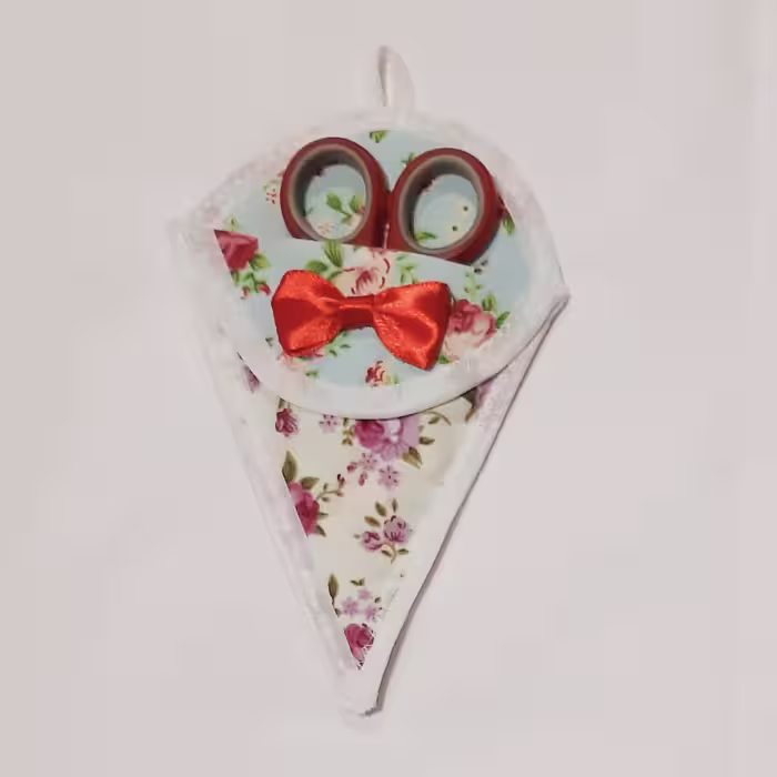 جا قیچی بسیار زیبا پارچه ای گلدار به رنگ آبی و کرمی(تزئینی و کاربردی)
