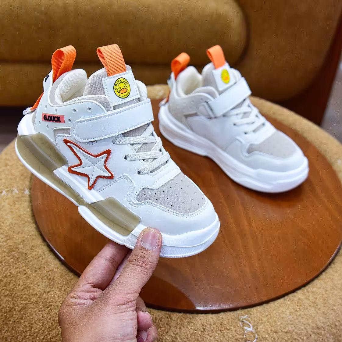 کفش کتونی بچه گانه نوجوان ستاره اورجینال سایز 32 تا 37 رویه چرم صنعتی دهانه چسبی