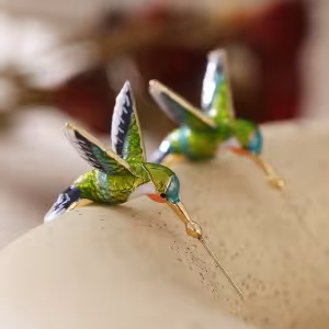 گوشواره طرح پرنده سیاه دم آبکاری طلا کدE767