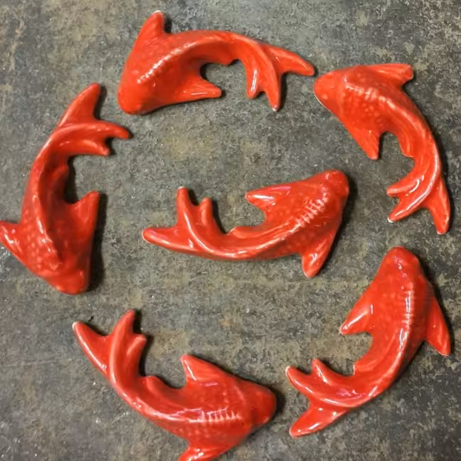 ماهی سفالی کوره ای. مناسب هفت سین. دکور.قابلبت گذاشتن درآب بدون تغییررنگ . ست دو عددی