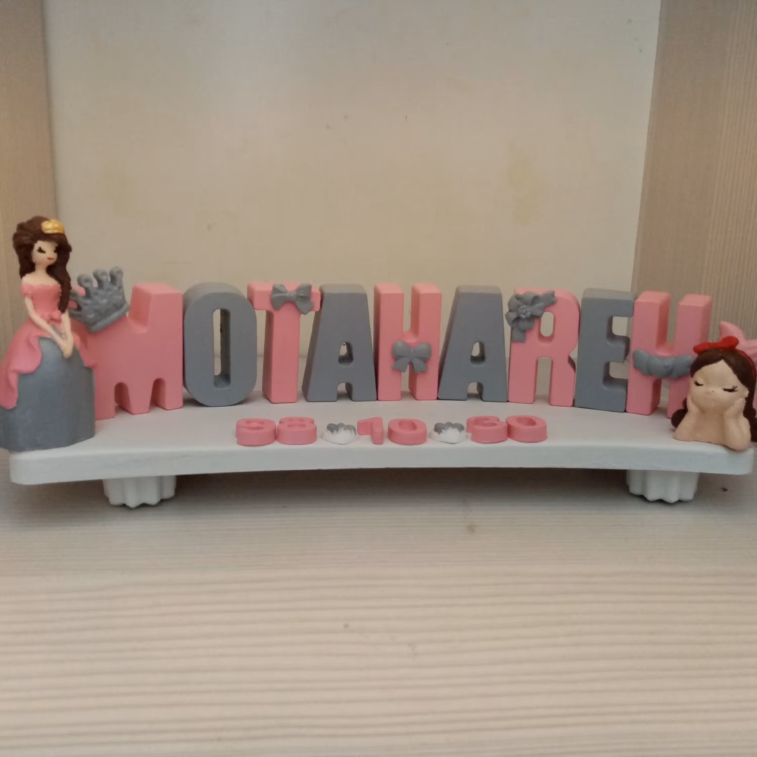 استند اسم مطهره ساخته شده با پودرسنگ هنری ترک 