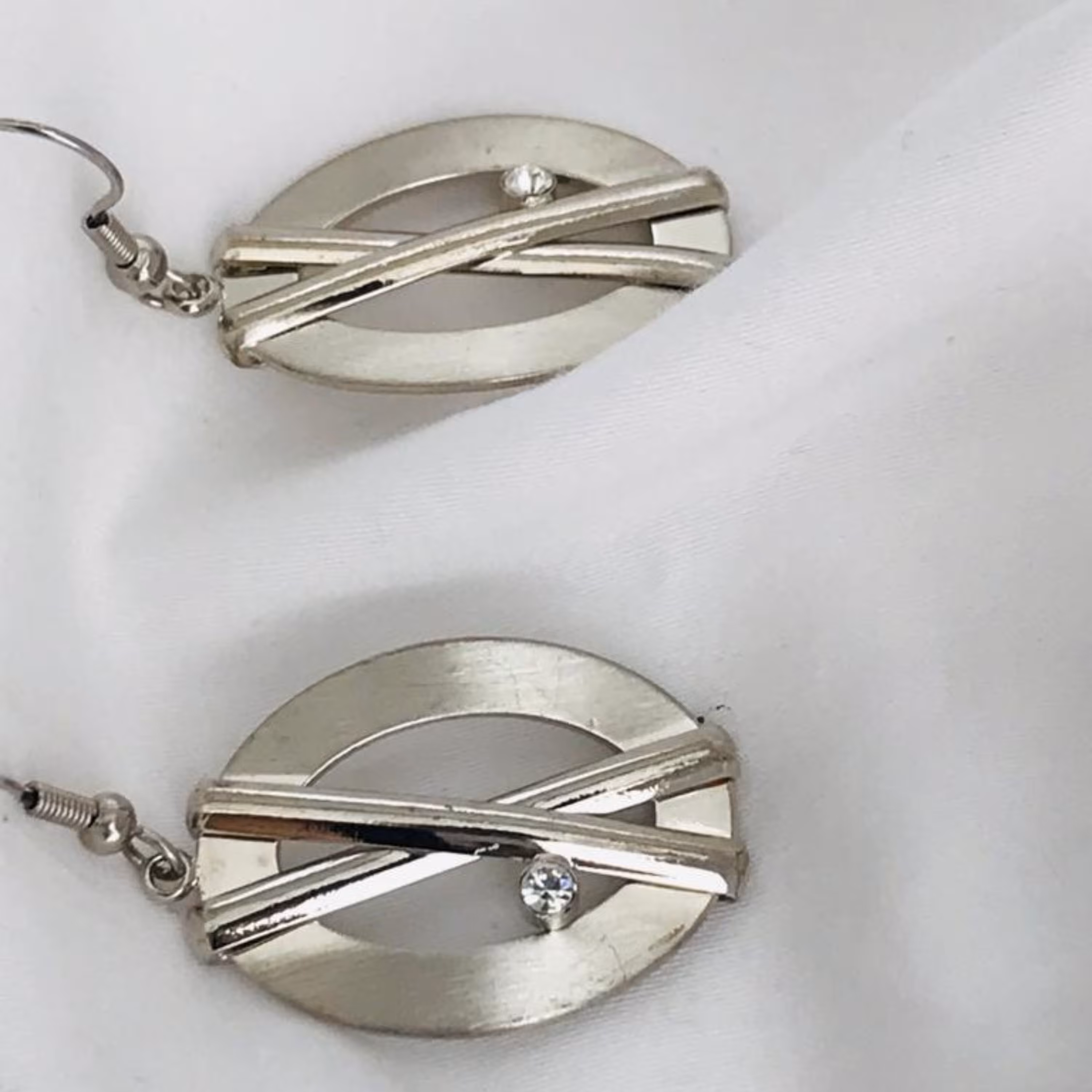 گوشواره تک نگین فوق العاده زیبا و با کیفیت