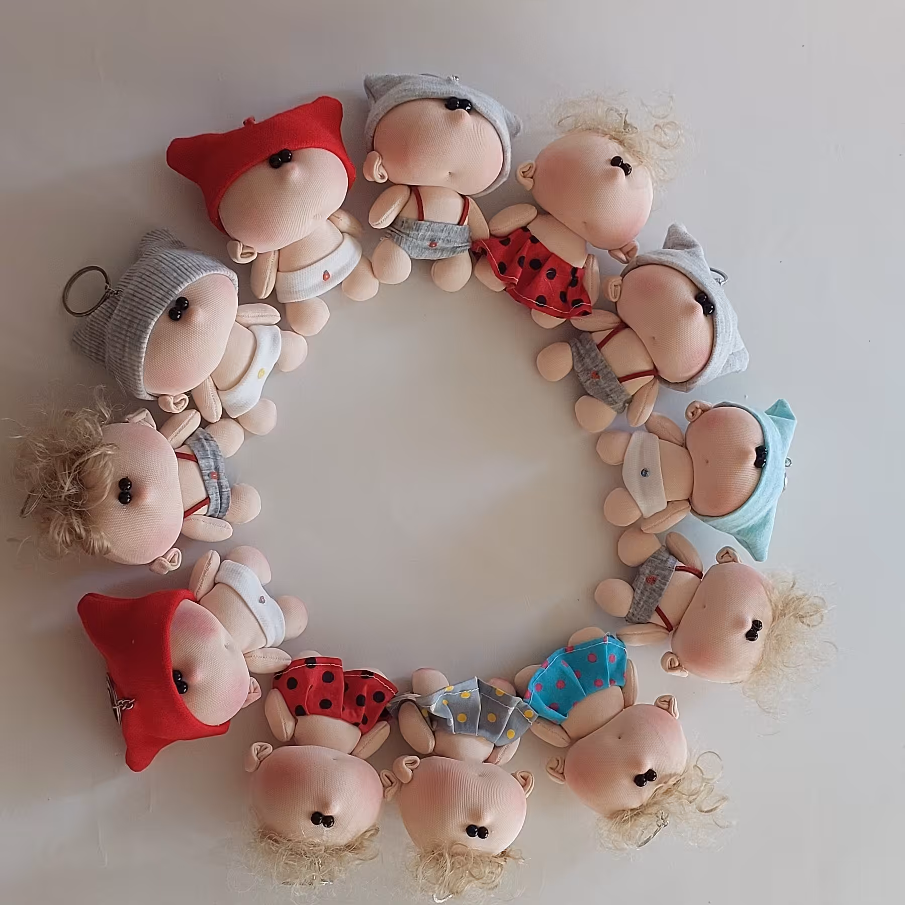 عروسک نی نی 