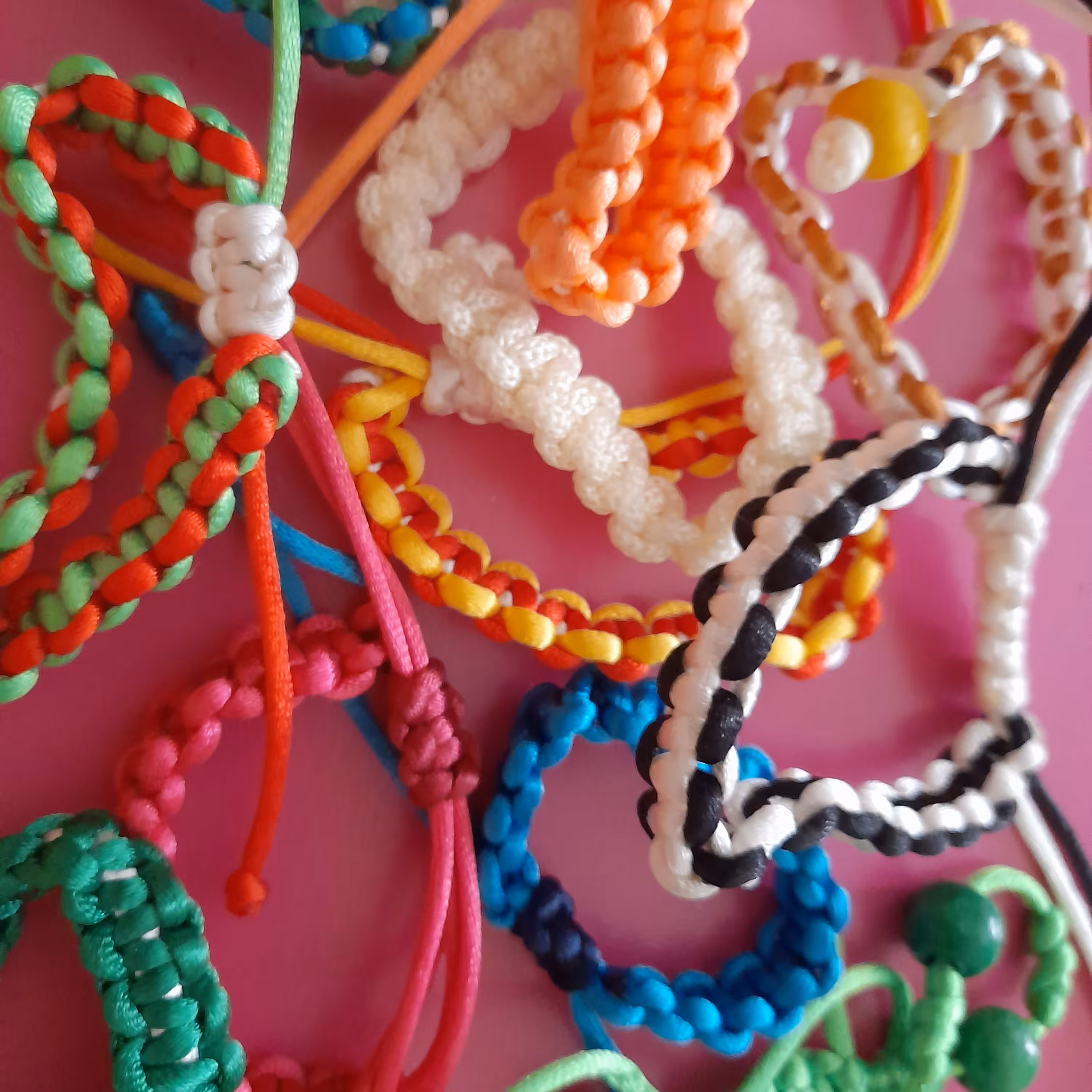 دست بند های دوستی