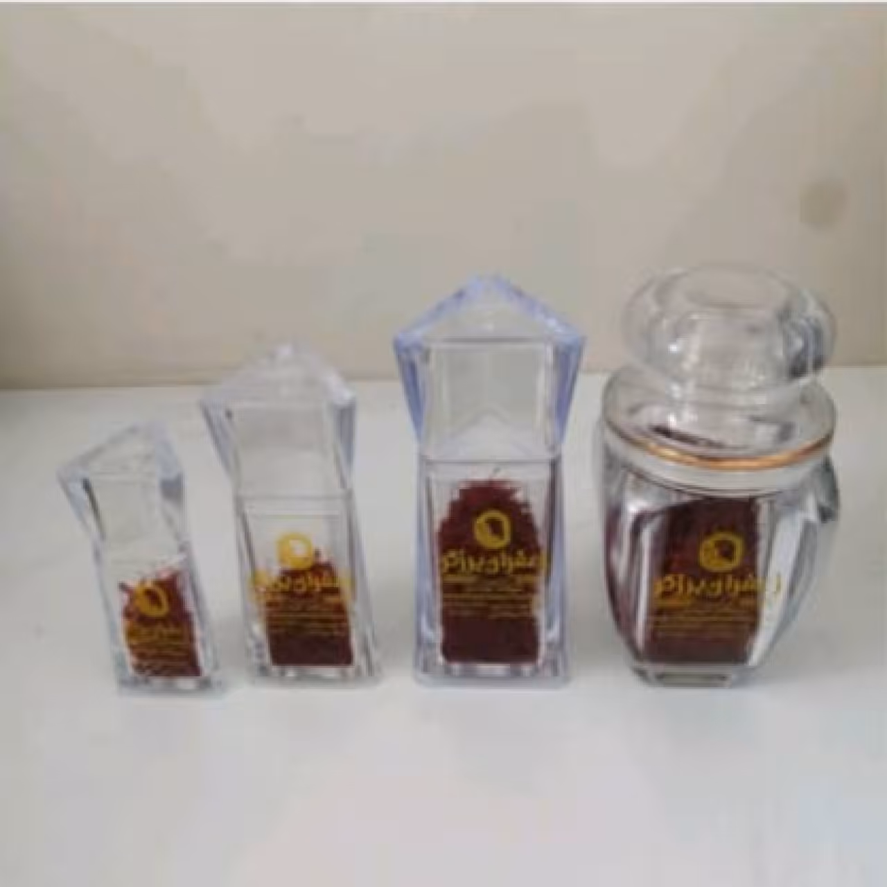 زعفران نگین ممتاز کریستالی یک گرمی آقای عطار